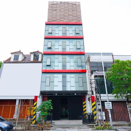 Oyo旗舰3688波特艺术酒店 泗水 外观 照片
